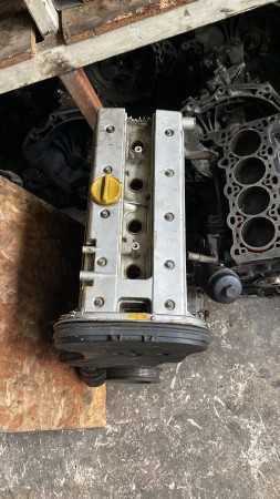 Opel Vectra 2.0 motor